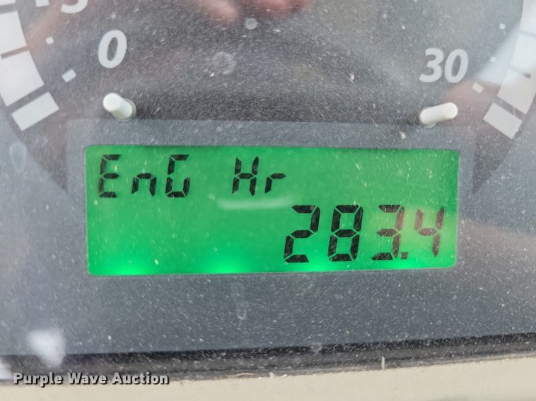 image for item DA7245 2018 John Deere 4052R  MFWD tractor