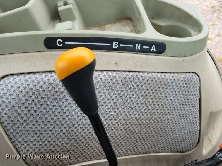 image for item DA7245 2018 John Deere 4052R  MFWD tractor