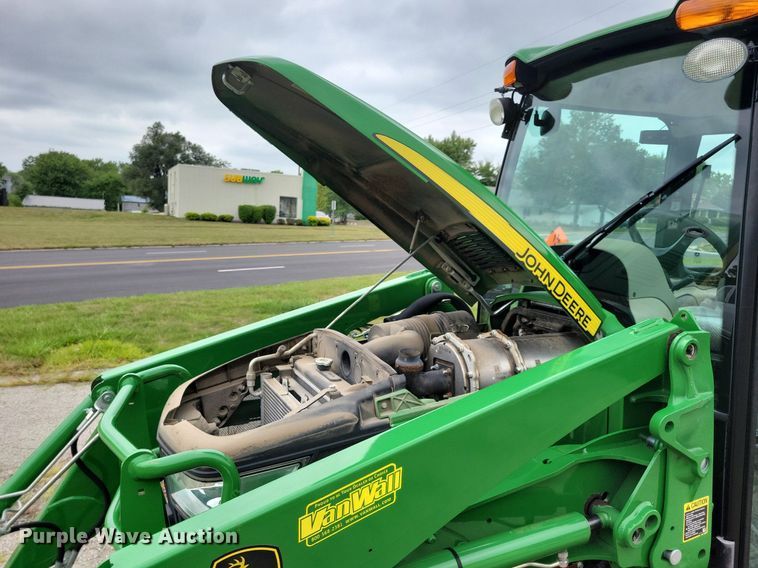 image for item DA7245 2018 John Deere 4052R  MFWD tractor
