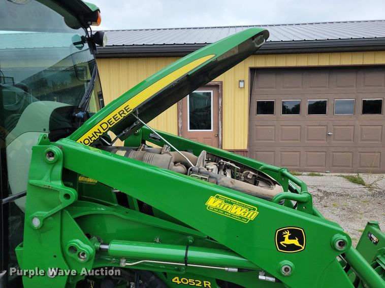 image for item DA7245 2018 John Deere 4052R  MFWD tractor