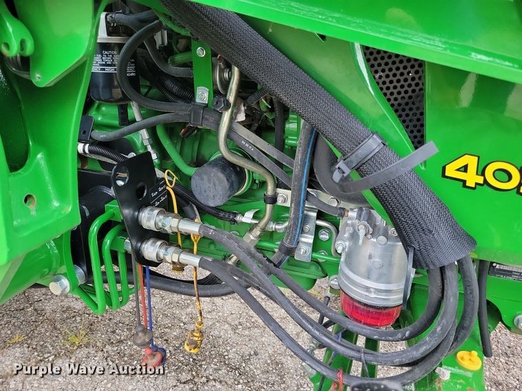 image for item DA7245 2018 John Deere 4052R  MFWD tractor