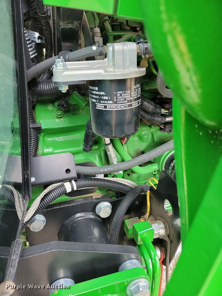 image for item DA7245 2018 John Deere 4052R  MFWD tractor