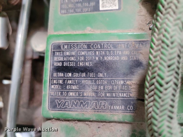 image for item DA7245 2018 John Deere 4052R  MFWD tractor