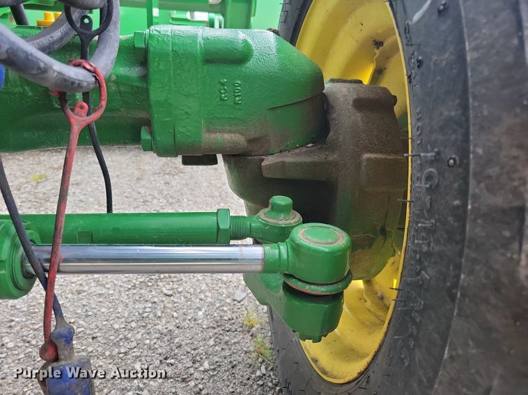 image for item DA7245 2018 John Deere 4052R  MFWD tractor