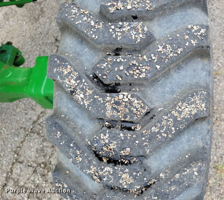 image for item DA7245 2018 John Deere 4052R  MFWD tractor