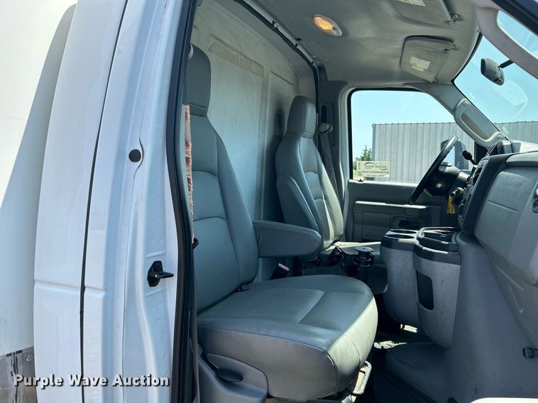 image for item DH7337 2012 Ford E450 Super Duty  box truck