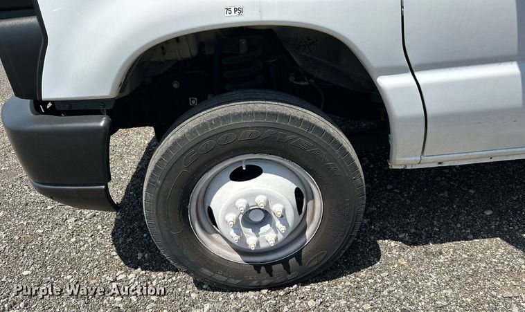 image for item DH7337 2012 Ford E450 Super Duty  box truck