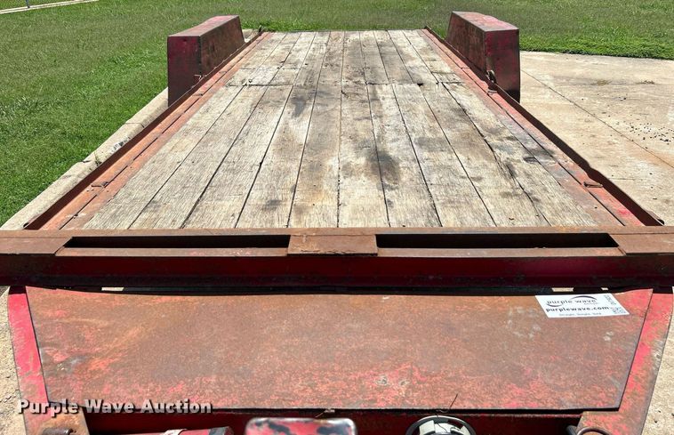 image for item DI7922 2001 Towmaster  utility trailer