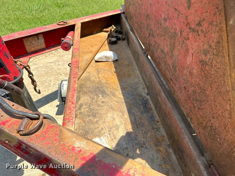 image for item DI7922 2001 Towmaster  utility trailer