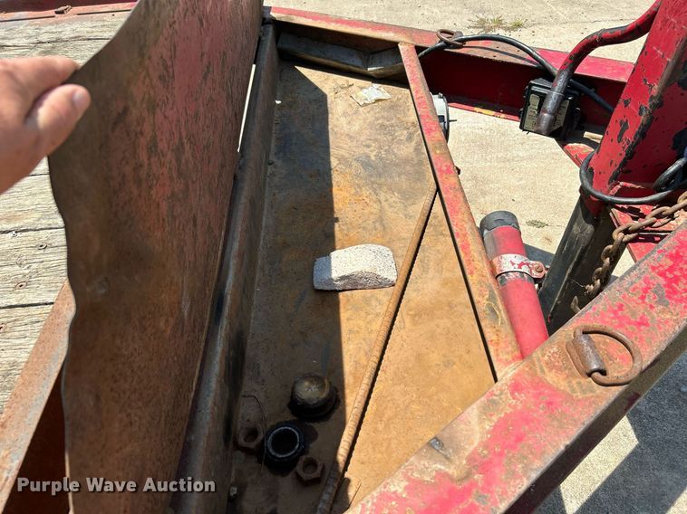 image for item DI7922 2001 Towmaster  utility trailer