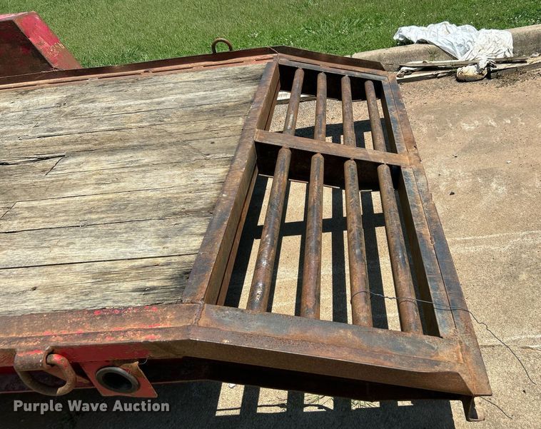 image for item DI7922 2001 Towmaster  utility trailer