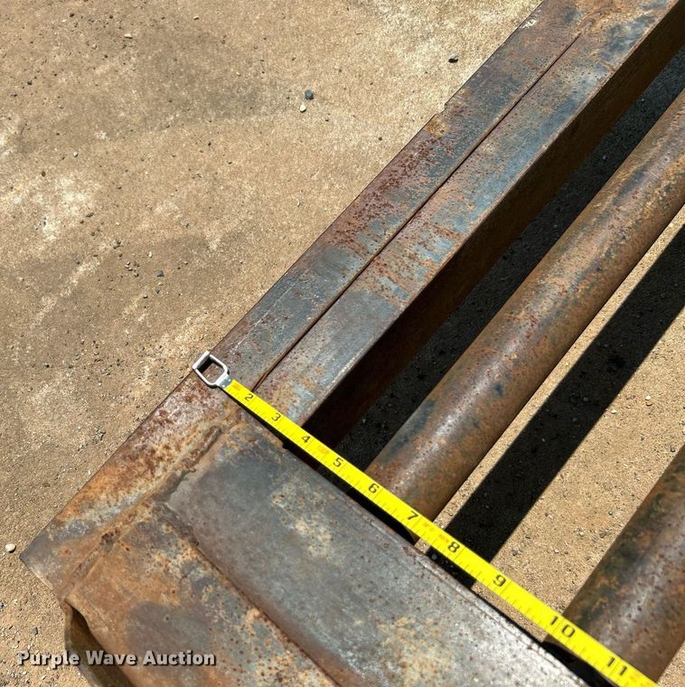 image for item DI7922 2001 Towmaster  utility trailer