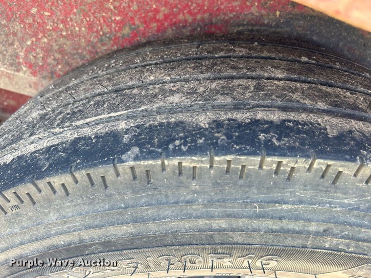 image for item DI7922 2001 Towmaster  utility trailer