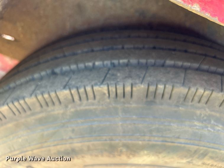 image for item DI7922 2001 Towmaster  utility trailer