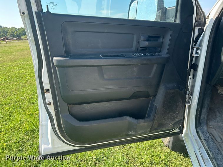 image for item DI7930 2015 Dodge Ram 2500  Crew Cab pickup truck