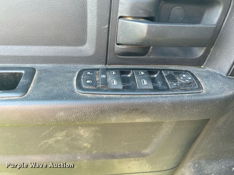 image for item DI7930 2015 Dodge Ram 2500  Crew Cab pickup truck