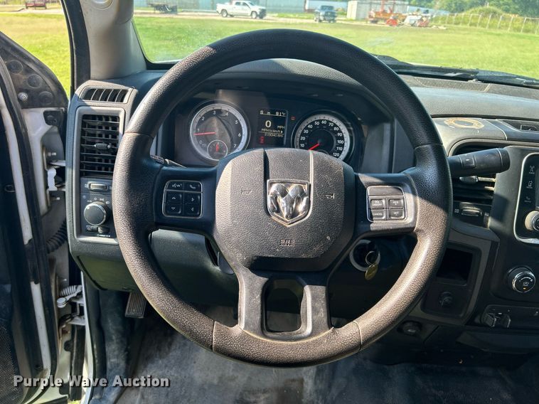 image for item DI7930 2015 Dodge Ram 2500  Crew Cab pickup truck