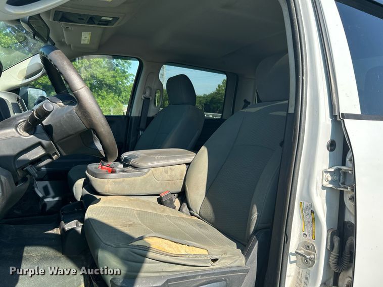 image for item DI7930 2015 Dodge Ram 2500  Crew Cab pickup truck