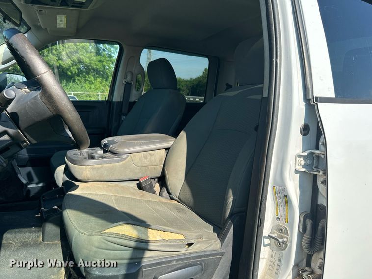 image for item DI7930 2015 Dodge Ram 2500  Crew Cab pickup truck