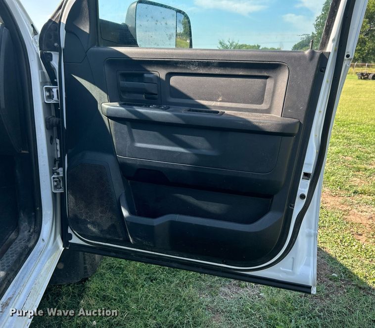 image for item DI7930 2015 Dodge Ram 2500  Crew Cab pickup truck