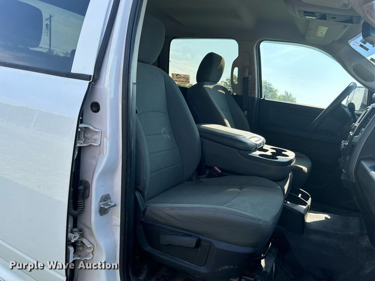 image for item DI7930 2015 Dodge Ram 2500  Crew Cab pickup truck