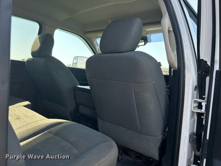 image for item DI7930 2015 Dodge Ram 2500  Crew Cab pickup truck