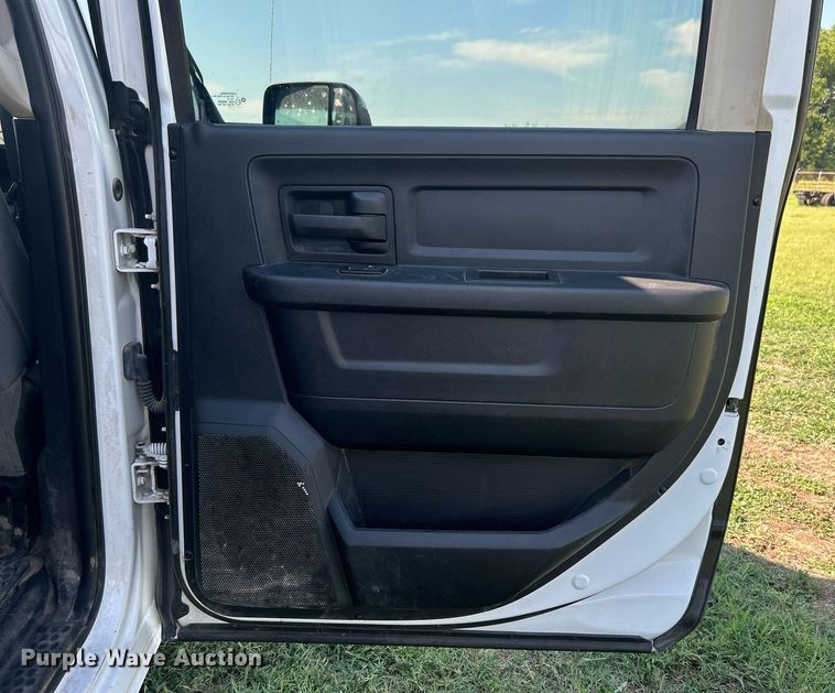 image for item DI7930 2015 Dodge Ram 2500  Crew Cab pickup truck