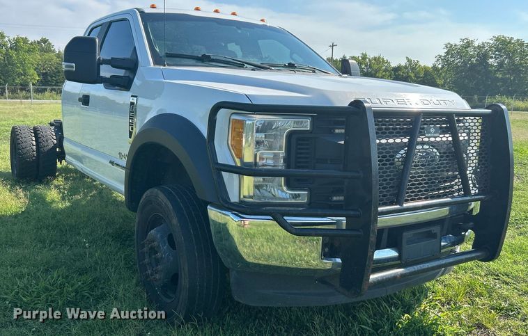image for item DI7931 2017 Ford F550  SuperCab truck cab and chassis