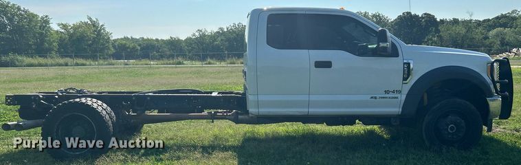 image for item DI7931 2017 Ford F550  SuperCab truck cab and chassis