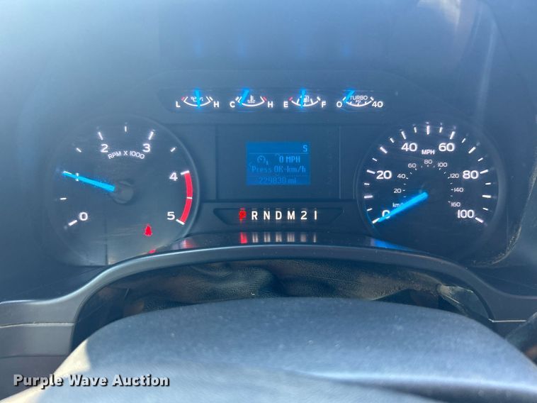 image for item DI7931 2017 Ford F550  SuperCab truck cab and chassis