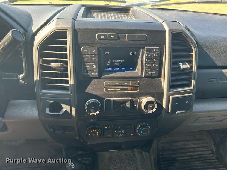 image for item DI7931 2017 Ford F550  SuperCab truck cab and chassis