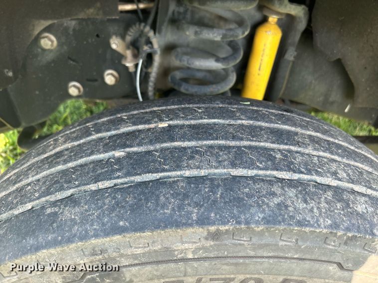 image for item DI7931 2017 Ford F550  SuperCab truck cab and chassis