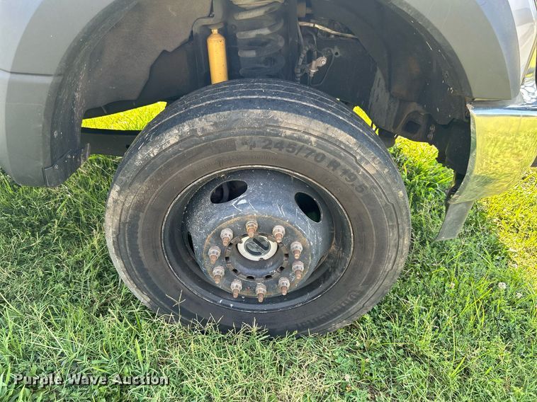 image for item DI7931 2017 Ford F550  SuperCab truck cab and chassis