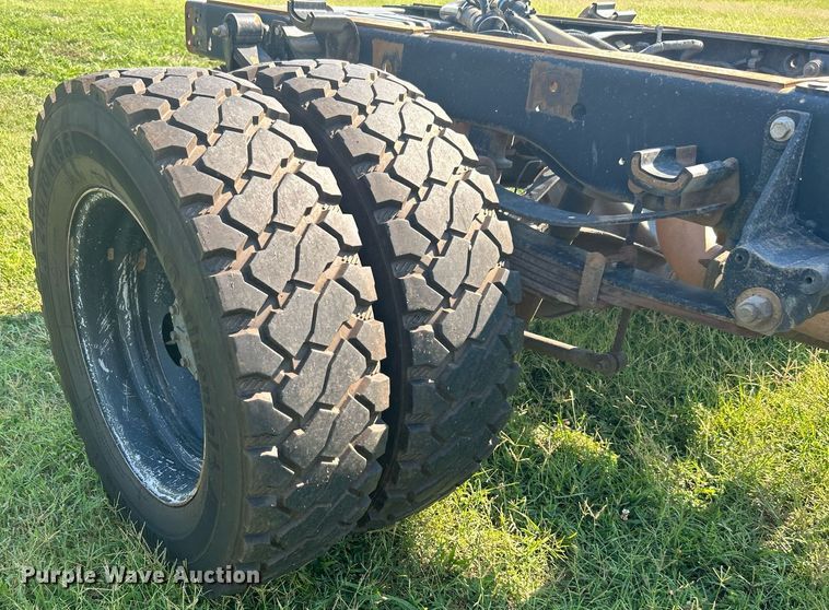 image for item DI7931 2017 Ford F550  SuperCab truck cab and chassis