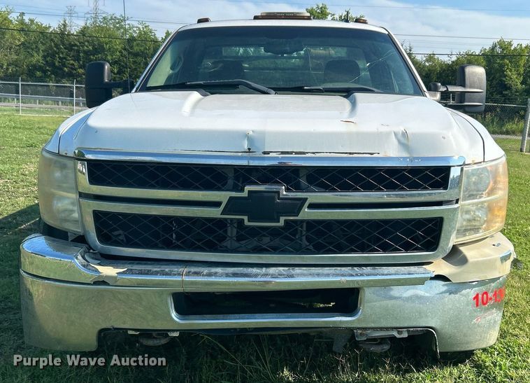 image for item DI7932 2009 Chevrolet Silverado 3500 HD  flatbed pickup truck