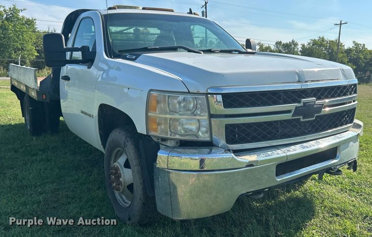 image for item DI7932 2009 Chevrolet Silverado 3500 HD  flatbed pickup truck