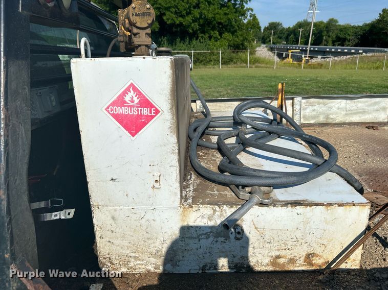 image for item DI7932 2009 Chevrolet Silverado 3500 HD  flatbed pickup truck