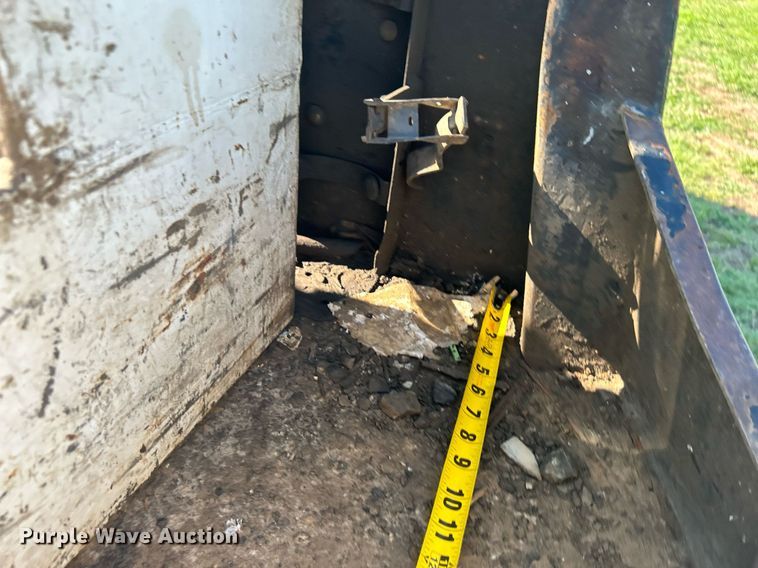 image for item DI7932 2009 Chevrolet Silverado 3500 HD  flatbed pickup truck