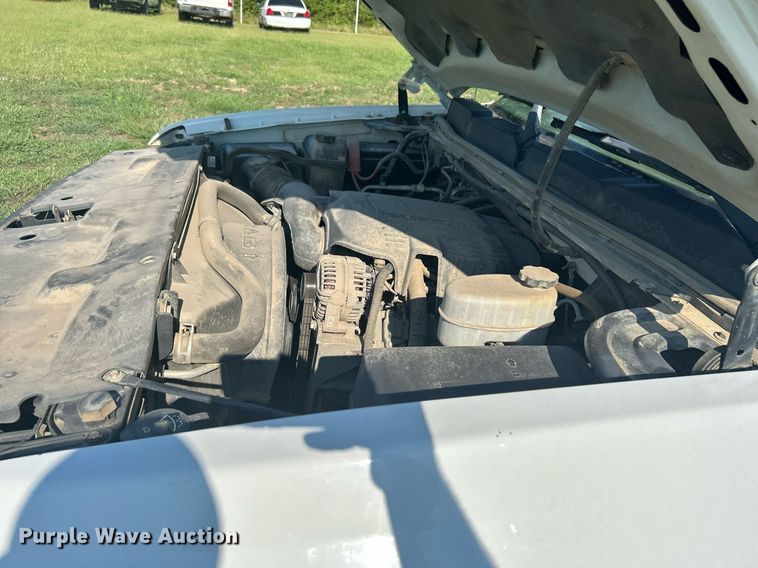 image for item DI7932 2009 Chevrolet Silverado 3500 HD  flatbed pickup truck