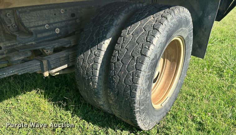 image for item DI7932 2009 Chevrolet Silverado 3500 HD  flatbed pickup truck