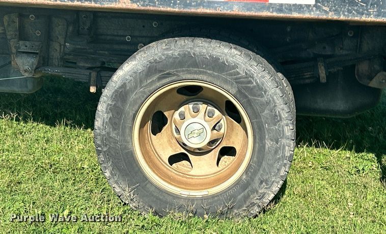 image for item DI7932 2009 Chevrolet Silverado 3500 HD  flatbed pickup truck