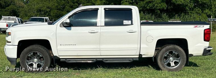 image for item DI7933 2017 Chevrolet Silverado 1500  Crew Cab pickup truck