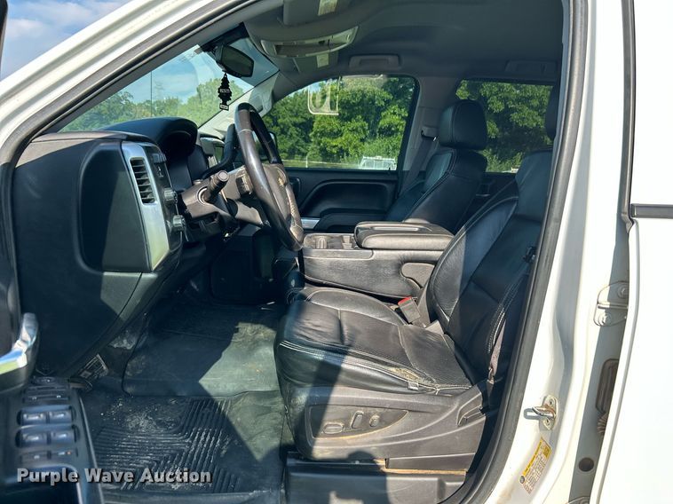 image for item DI7933 2017 Chevrolet Silverado 1500  Crew Cab pickup truck