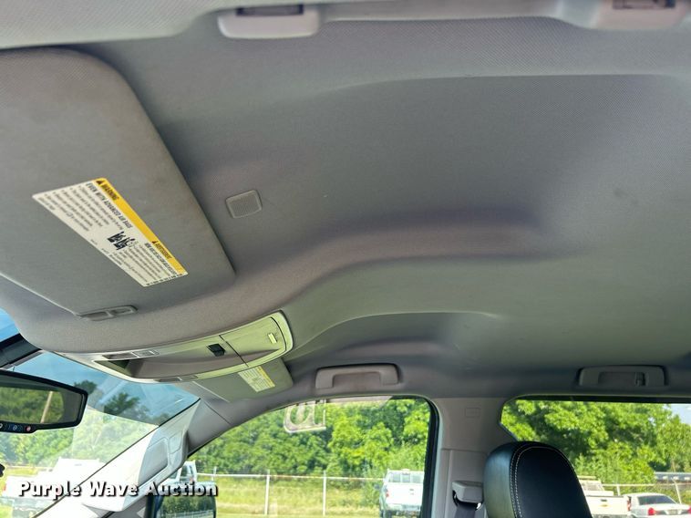 image for item DI7933 2017 Chevrolet Silverado 1500  Crew Cab pickup truck