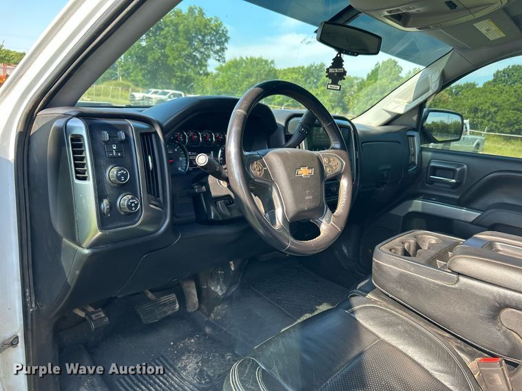 image for item DI7933 2017 Chevrolet Silverado 1500  Crew Cab pickup truck