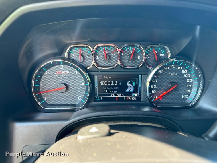 image for item DI7933 2017 Chevrolet Silverado 1500  Crew Cab pickup truck