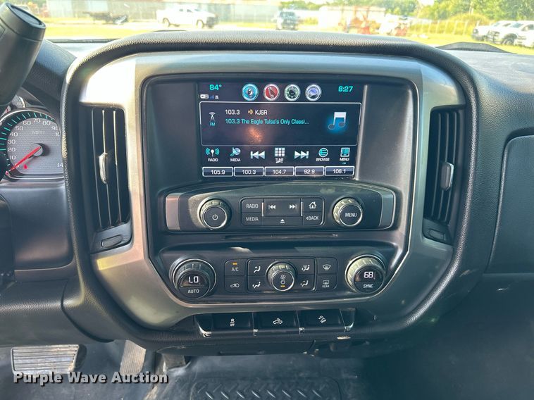 image for item DI7933 2017 Chevrolet Silverado 1500  Crew Cab pickup truck