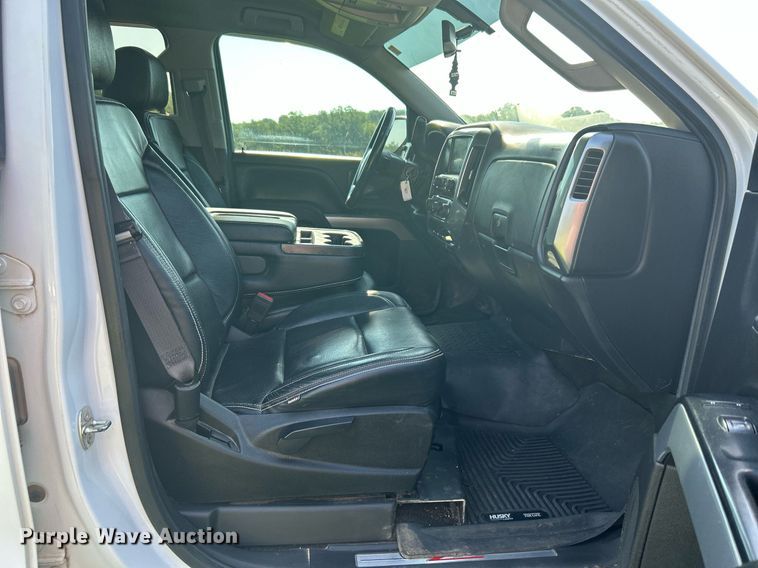 image for item DI7933 2017 Chevrolet Silverado 1500  Crew Cab pickup truck