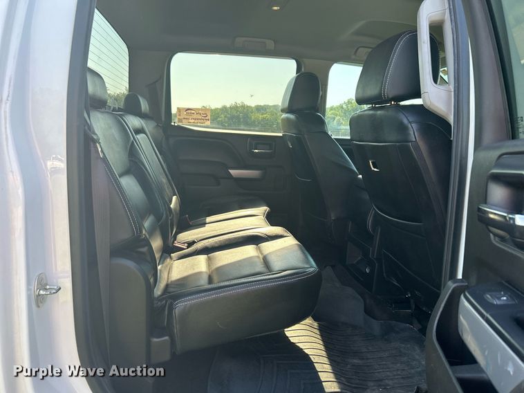 image for item DI7933 2017 Chevrolet Silverado 1500  Crew Cab pickup truck