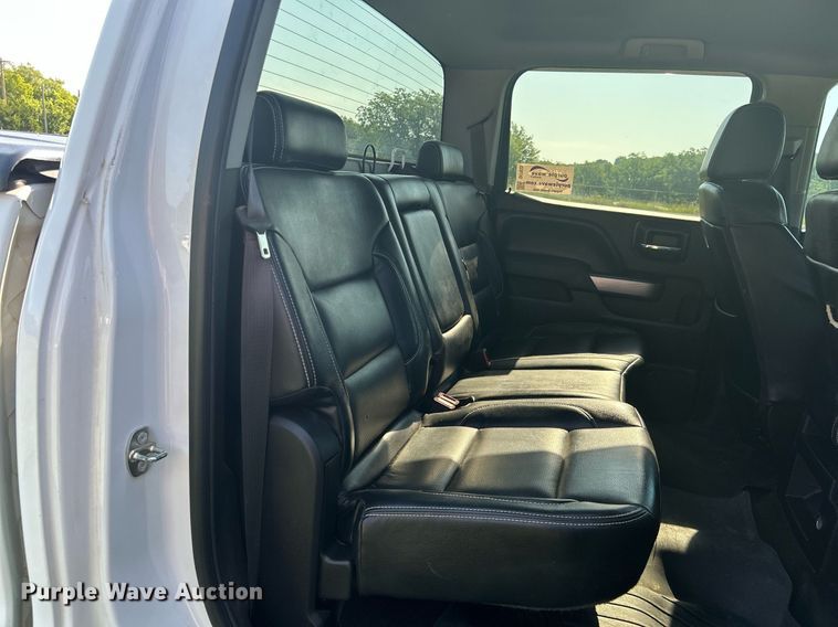 image for item DI7933 2017 Chevrolet Silverado 1500  Crew Cab pickup truck